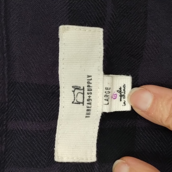 Thread & Supply large plaid long sleeve poplin button up breast pockets - Picture 7 of 12